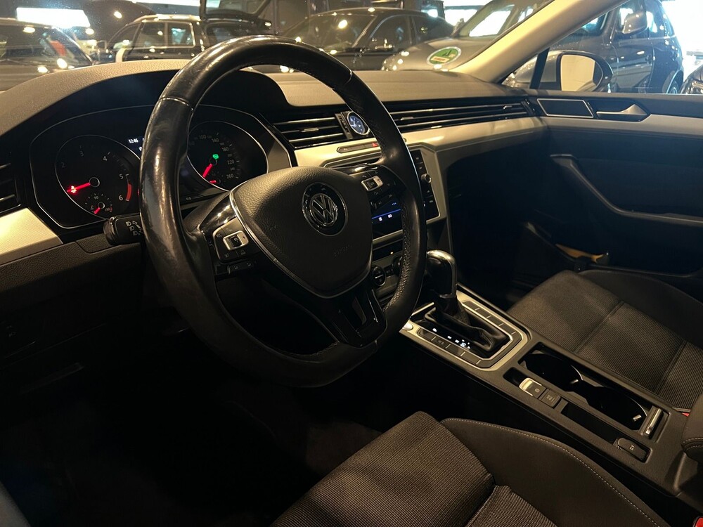 Volkswagen Passat Variant 1.6 TDI DSG Comfortline Business 120PS 2018 -Orig. EN-, RN-337-T