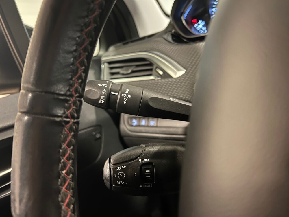 Peugeot 208 GT-line 1.2 PureTech 110PS 2016, L-188-DJ