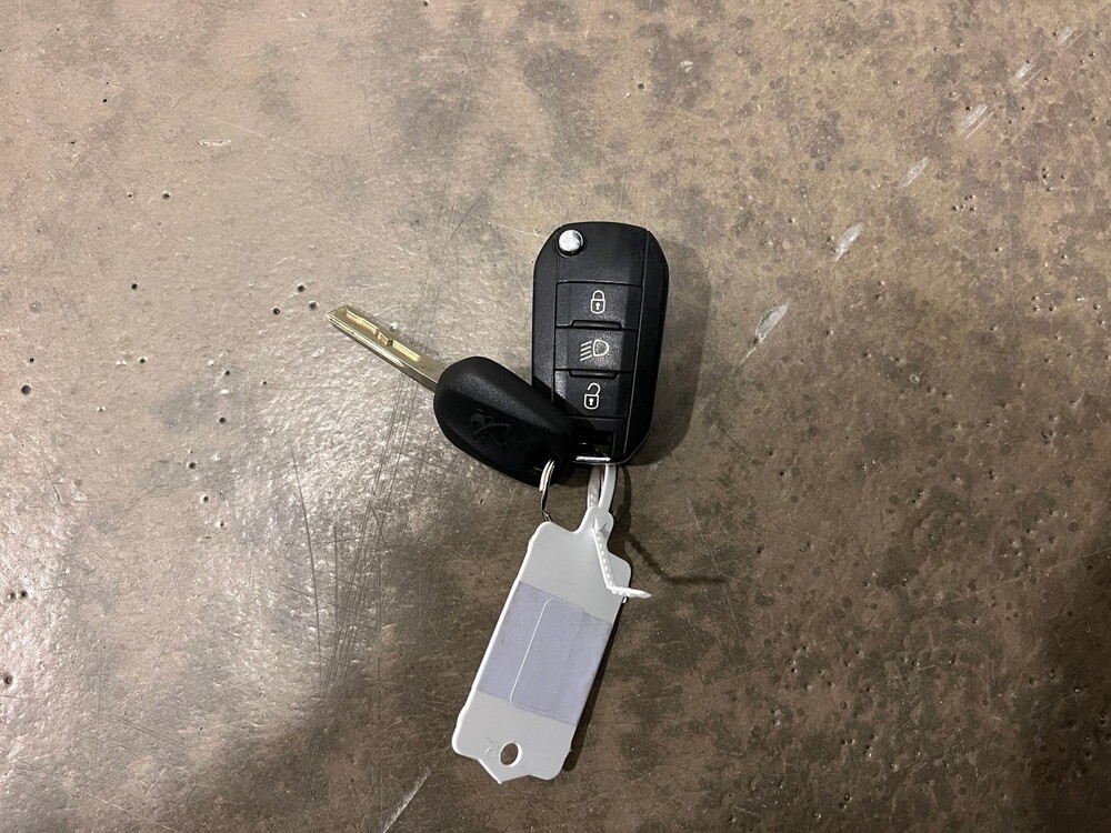 Peugeot 208 GT-line 1.2 PureTech 110PS 2016, L-188-DJ