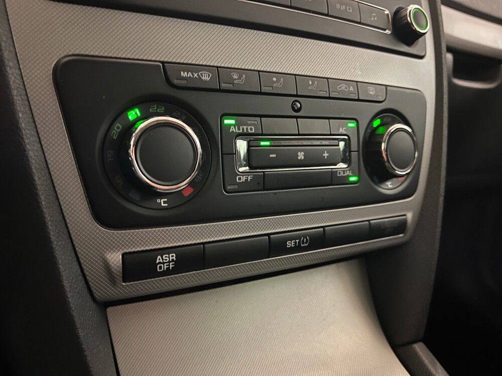 Skoda Octavia Combi 1.8 TSI Elegance 160PS 2012, 64-SXX-5