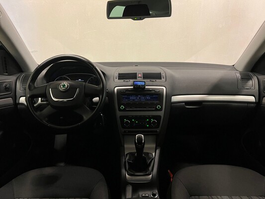 Skoda Octavia Combi 1.8 TSI Elegance 160hp 2012, 64-SXX-5