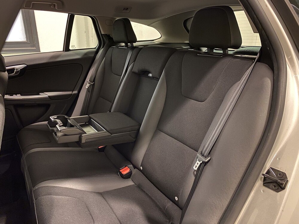 Volvo V60 2.0 D3 5-Zylinder Momentum 163PS 2011, 10-XRX-7