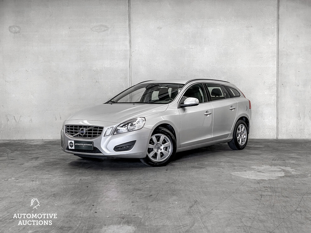 Volvo V60 2.0 D3 5-Zylinder Momentum 163PS 2011, 10-XRX-7