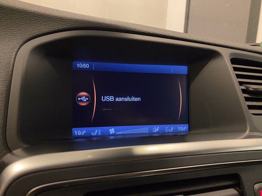 Volvo V60 2.0 D3 5-Zylinder Momentum 163PS 2011, 10-XRX-7