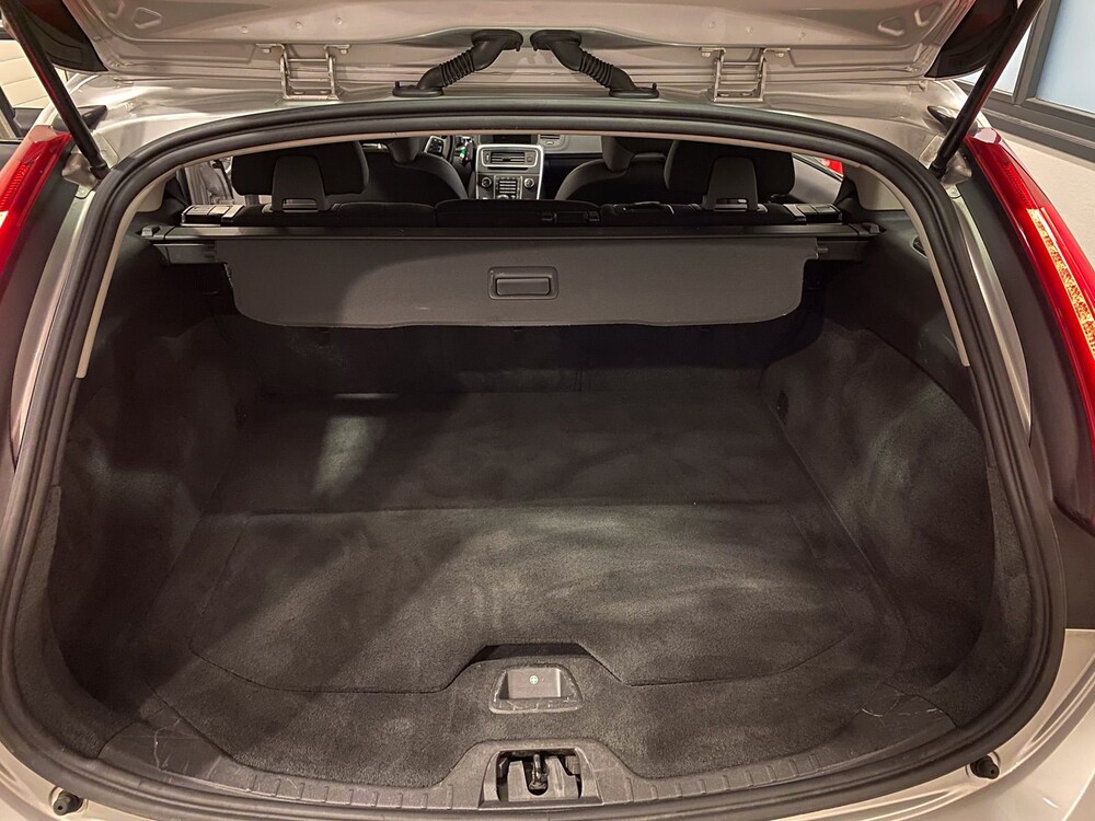 Volvo V60 2.0 D3 5-Zylinder Momentum 163PS 2011, 10-XRX-7