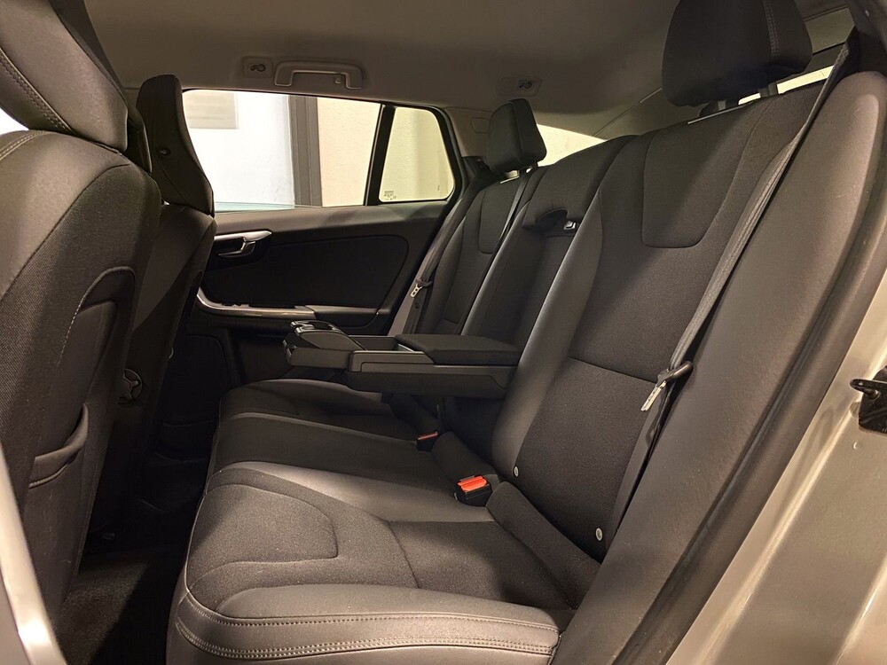 Volvo V60 2.0 D3 5-Zylinder Momentum 163PS 2011, 10-XRX-7