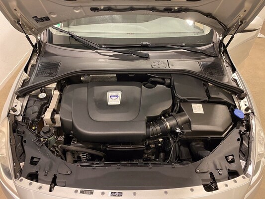 Volvo V60 2.0 D3 5-cylinder Momentum 163hp 2011, 10-XRX-7
