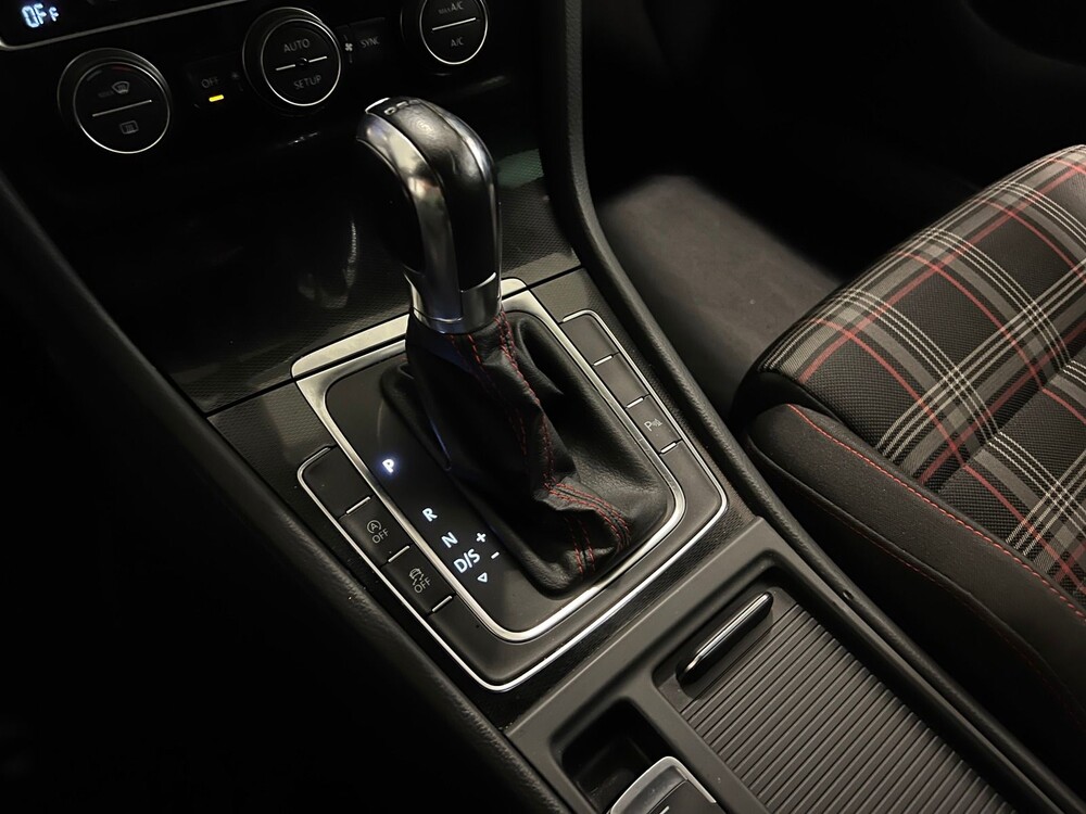 Volkswagen Golf GTI Performance VII 2.0 TSI 230PS 2013, K-907-NJ