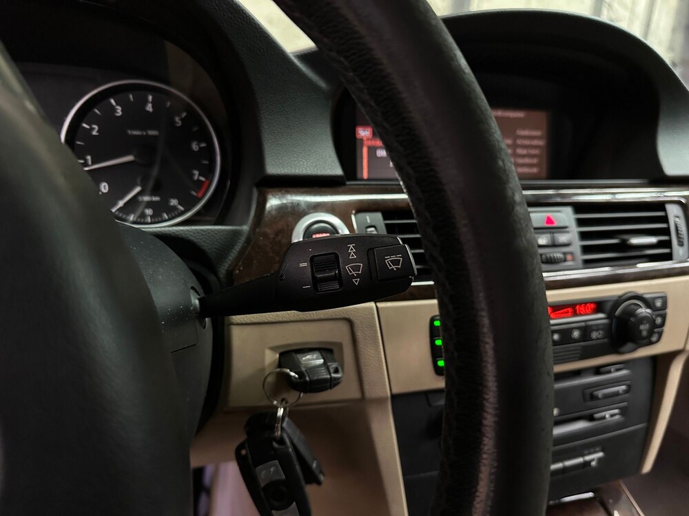 BMW 325i Dynamic Executive 218pk 2005 3-serie, 7-XFV-97