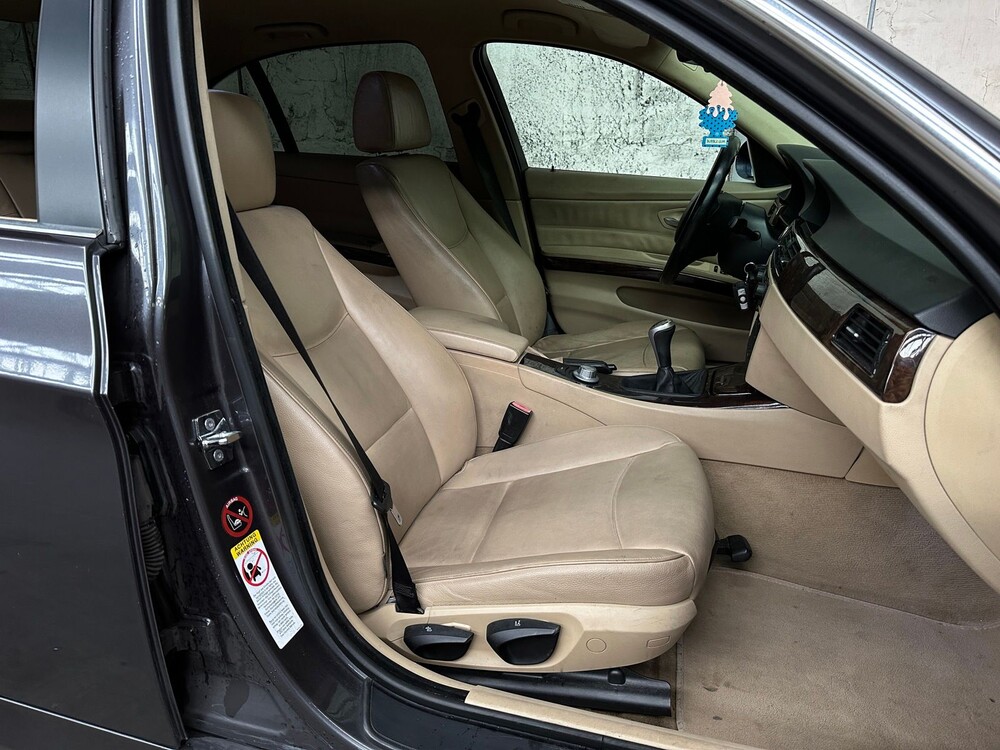 BMW 325i Dynamic Executive 218pk 2005 3-serie, 7-XFV-97