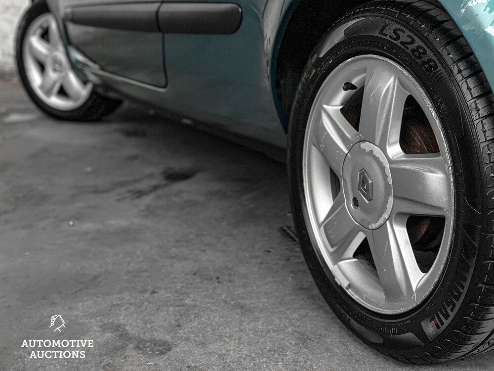 Renault Clio 1.2-16V 75pk 2004 -Orig. NL-, 98-PH-DZ