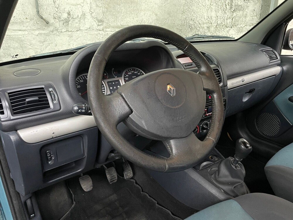 Renault Clio 1.2-16V 75pk 2004 -Orig. NL-, 98-PH-DZ