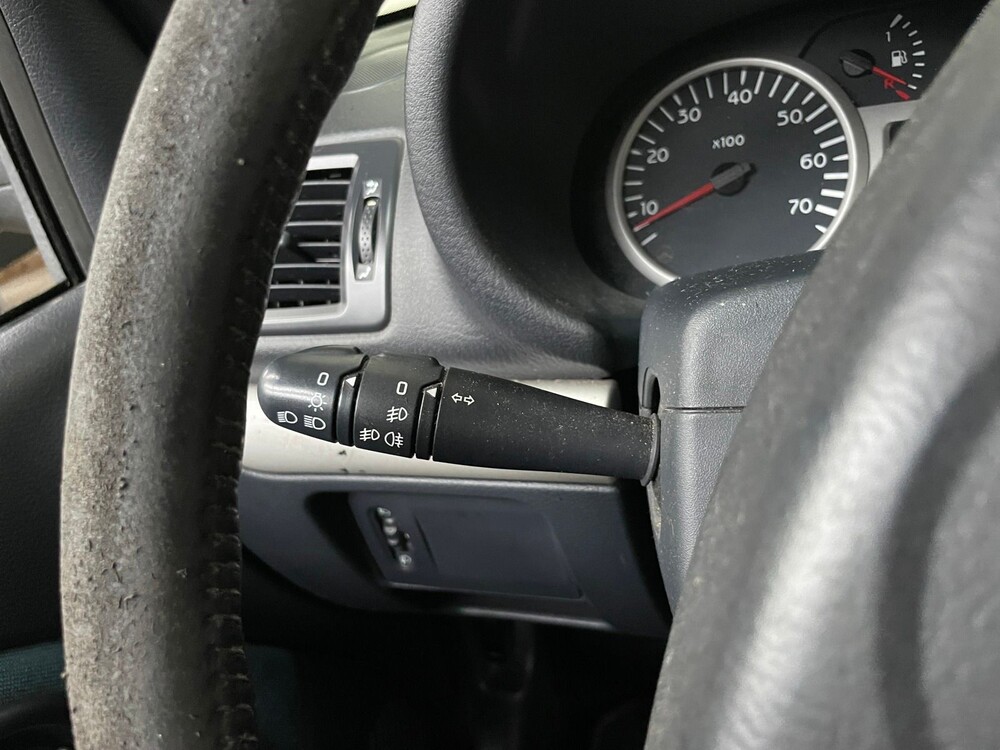 Renault Clio 1.2-16V 75pk 2004 -Orig. NL-, 98-PH-DZ