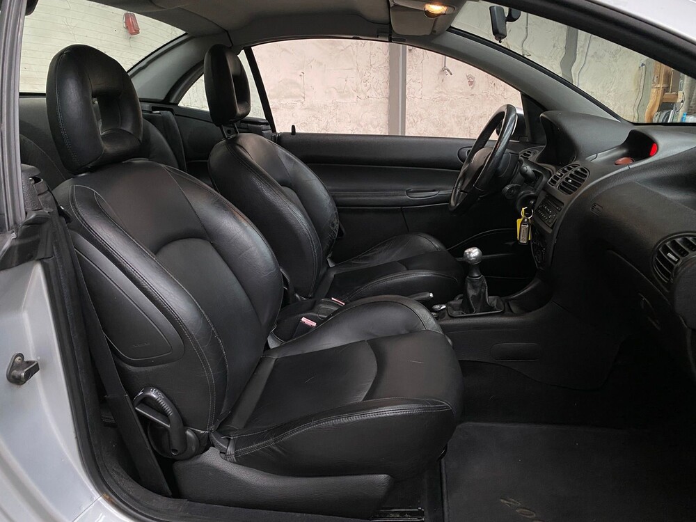 Peugeot 206 CC 1.6-16V 109pk 2002 -Orig. NL-, 83-JK-FL