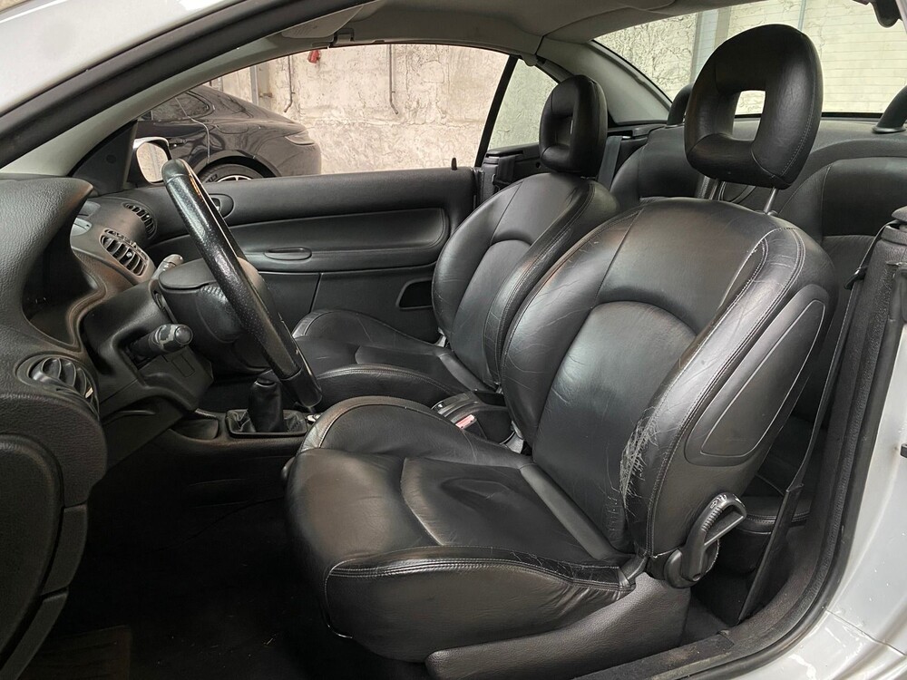 Peugeot 206 CC 1.6-16V 109pk 2002 -Orig. NL-, 83-JK-FL