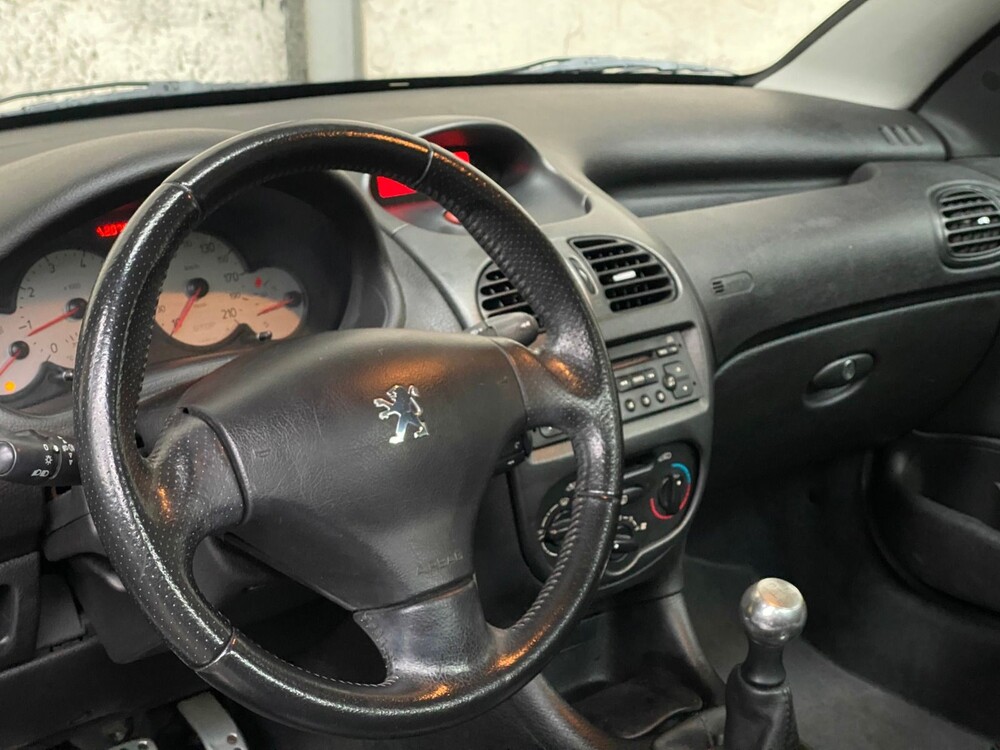 Peugeot 206 CC 1.6-16V 109pk 2002 -Orig. NL-, 83-JK-FL