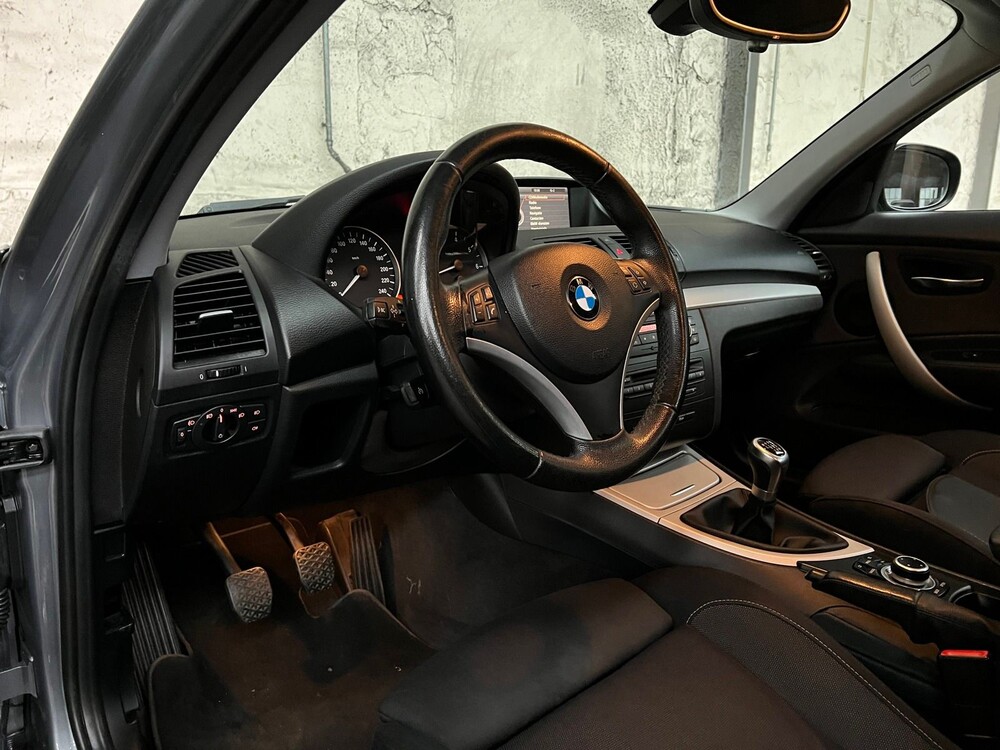 BMW 1-serie 118i Business Line Style 143pk 2010 -Orig. NL-, 01-KNS-6