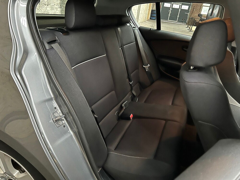 BMW 1-serie 118i Business Line Style 143pk 2010 -Orig. NL-, 01-KNS-6