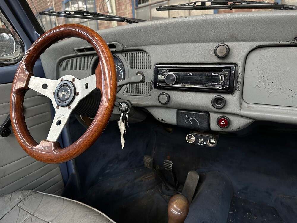 Volkswagen Beetle M1 Cabriolet 1970, 31-29-NK