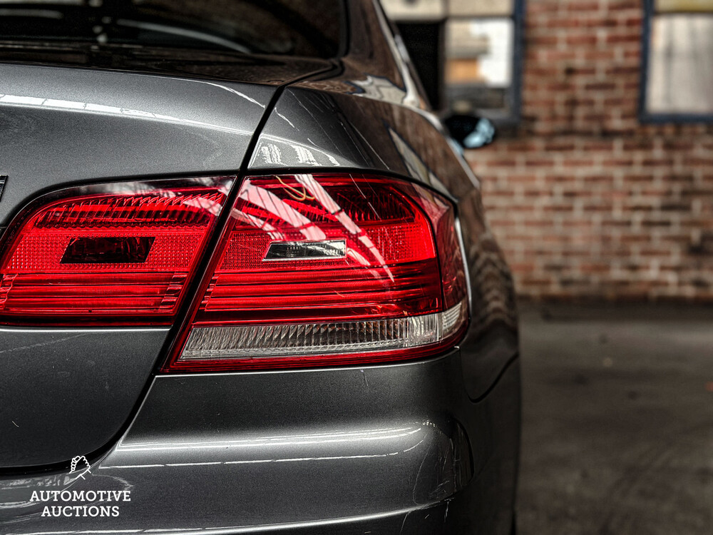 BMW 325i Coupe E92 Introduction 3-Series 218hp 2006 -Orig NL-, 04-TK-KL -Youngtimer-