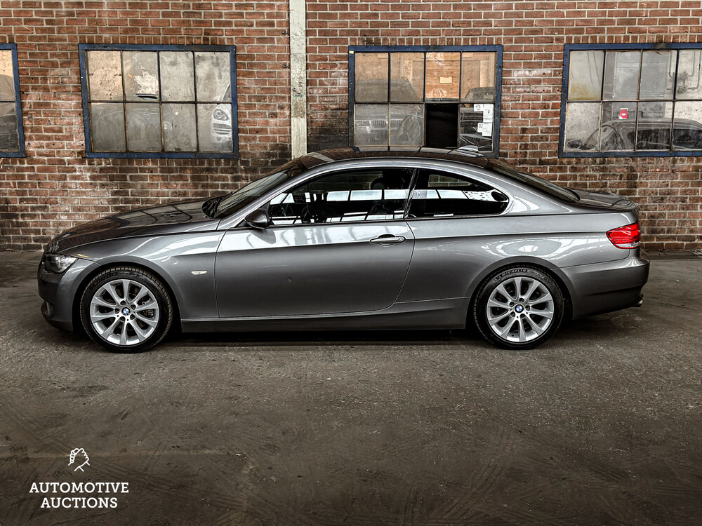 BMW 325i Coupe E92 Introduction 3-Series 218hp 2006 -Orig NL-, 04-TK-KL -Youngtimer-