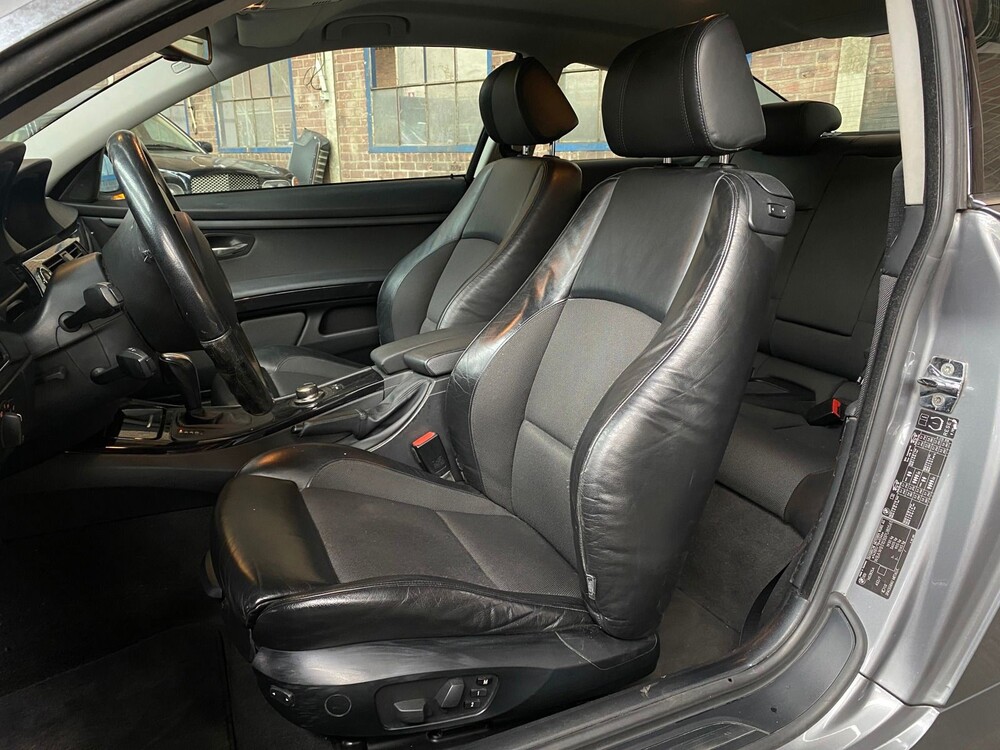 BMW 325i Coupe E92 Introduction 3-Series 218hp 2006 -Orig NL-, 04-TK-KL -Youngtimer-