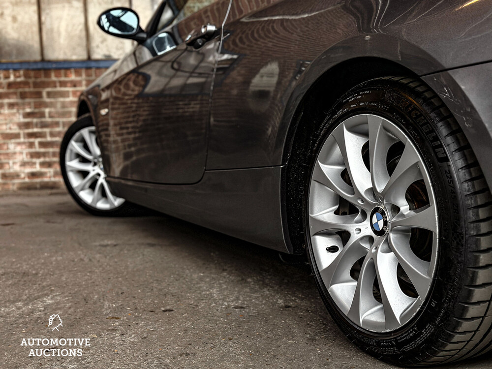 BMW 325i Coupe E92 Introduction 3-Series 218hp 2006 -Orig NL-, 04-TK-KL -Youngtimer-