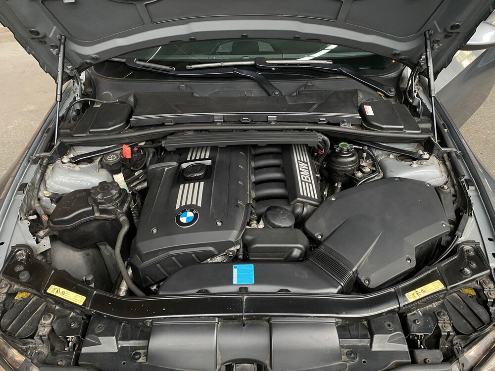 BMW 325i Coupe E92 Introduction 3-Series 218hp 2006 -Orig NL-, 04-TK-KL -Youngtimer-