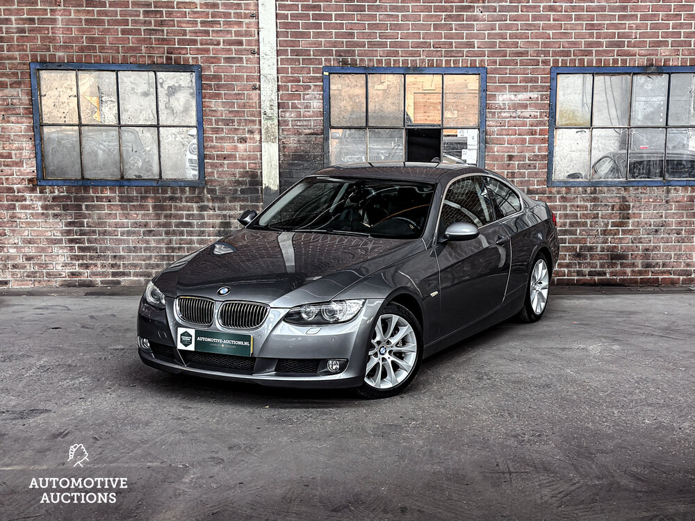 BMW 325i Coupe E92 Introduction 3-Series 218hp 2006 -Orig NL-, 04-TK-KL -Youngtimer-