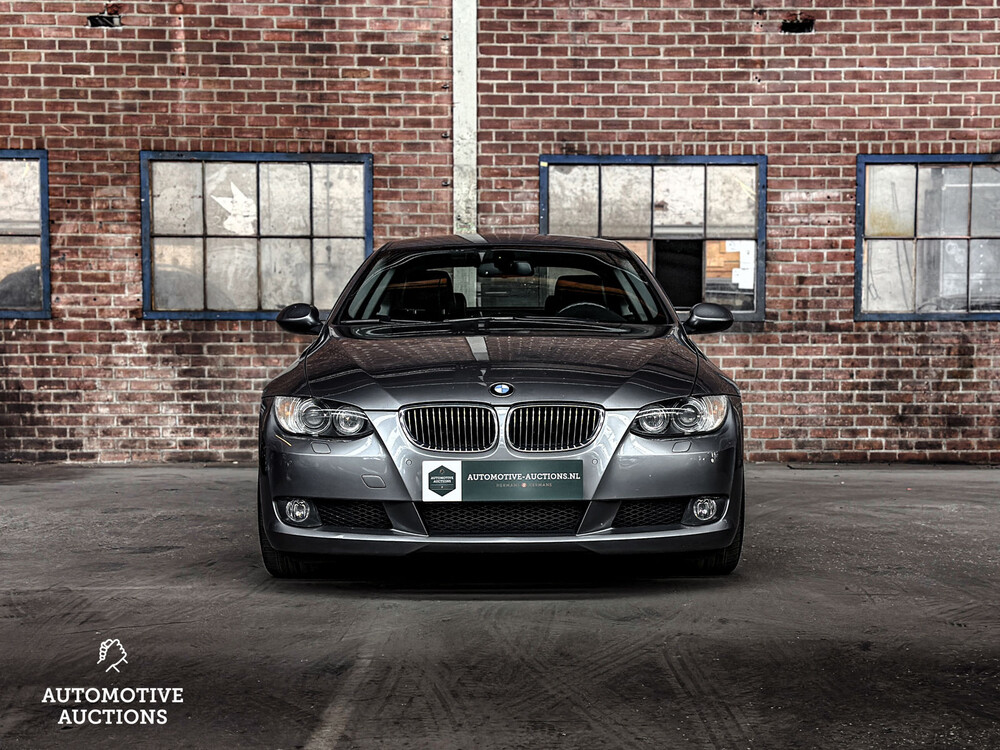 BMW 325i Coupe E92 Introduction 3-Series 218hp 2006 -Orig NL-, 04-TK-KL -Youngtimer-