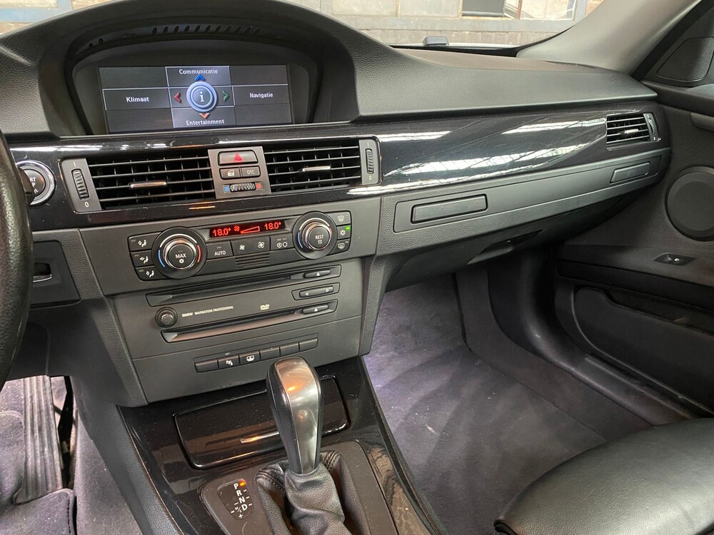 BMW 325i Coupe E92 Introduction 3-Series 218hp 2006 -Orig NL-, 04-TK-KL -Youngtimer-