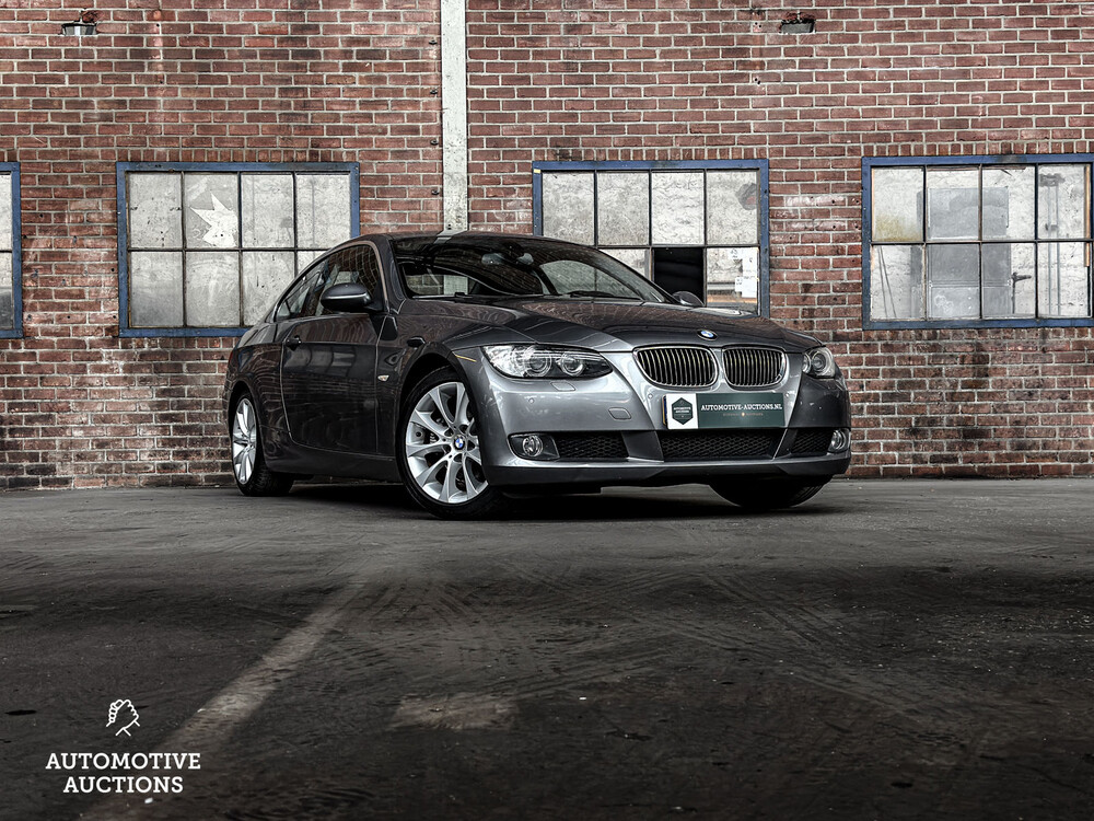 BMW 325i Coupe E92 Introduction 3-Series 218hp 2006 -Orig NL-, 04-TK-KL -Youngtimer-