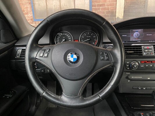 BMW 325i Coupe E92 Introduction 3-Series 218hp 2006 -Orig NL-, 04-TK-KL -Youngtimer-