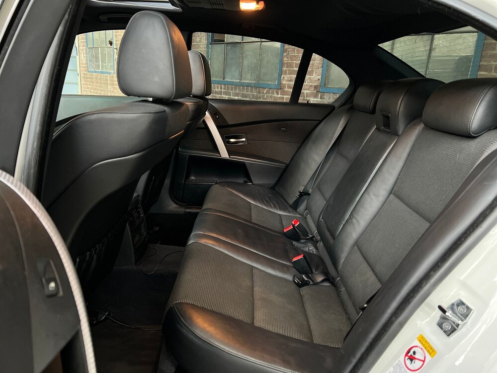 BMW 530i M-Sport E60 -Youngtimer- 231hp 2004 5-series