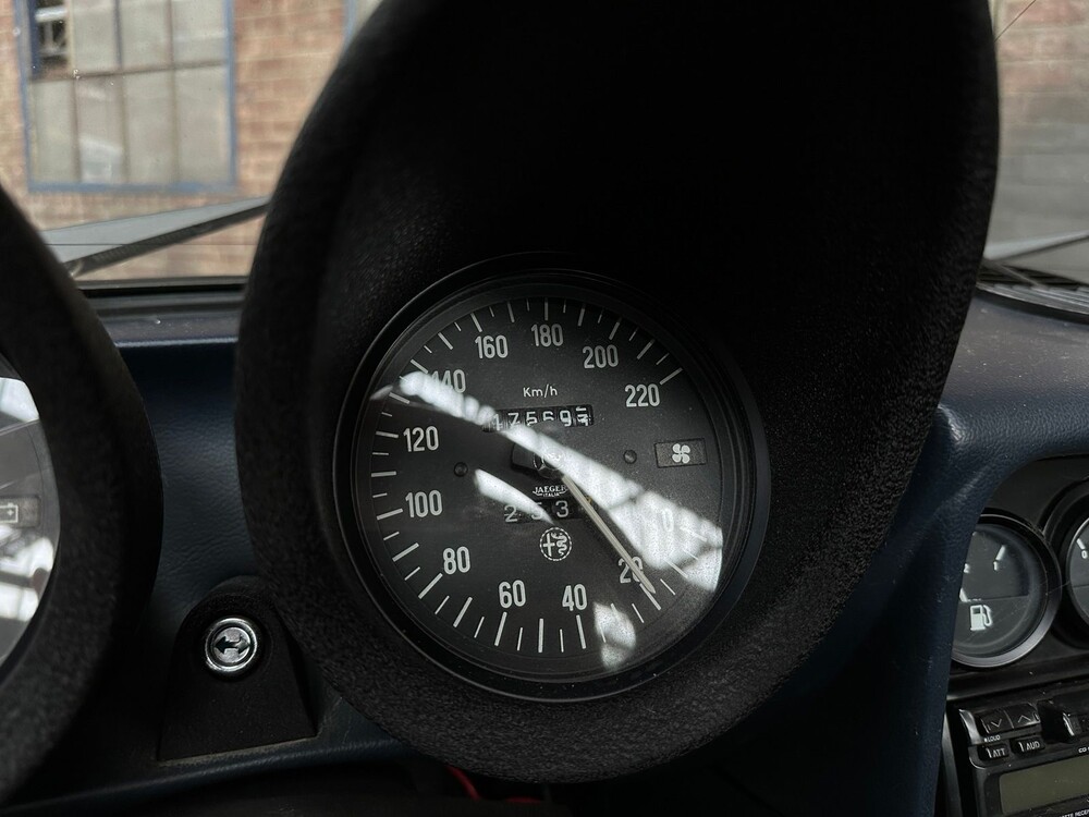 Alfa Romeo Spider 2.0 Veloce 128hp 1984, JD-XP-73