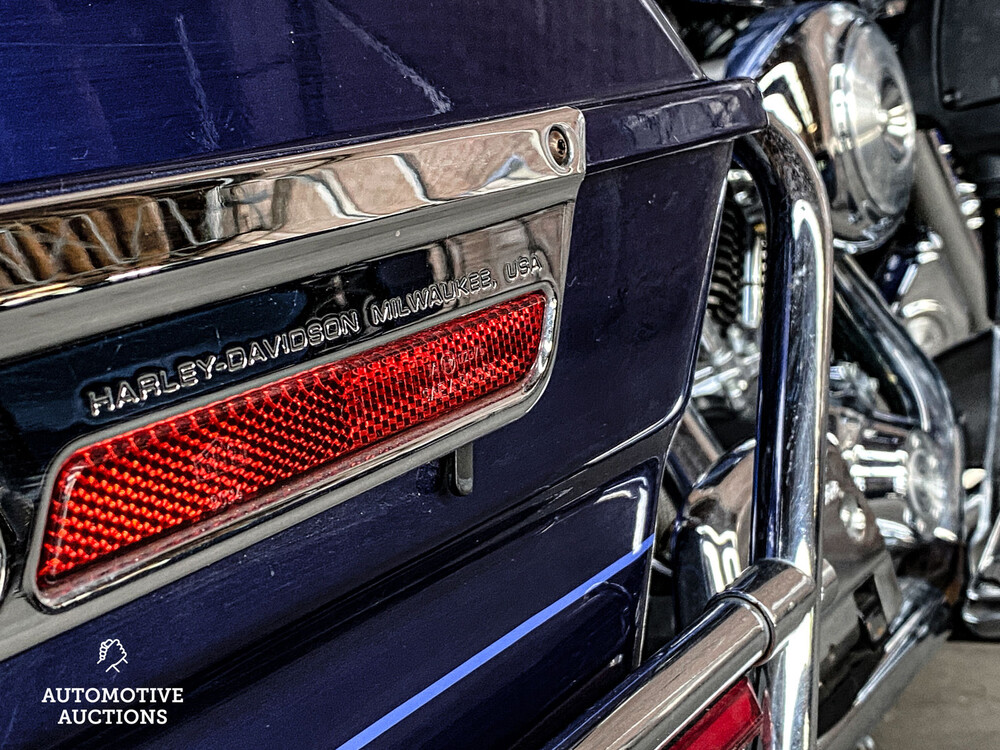 Harley-Davidson FLHT Electra Glide Ultra Classic Motorcycle Cruiser