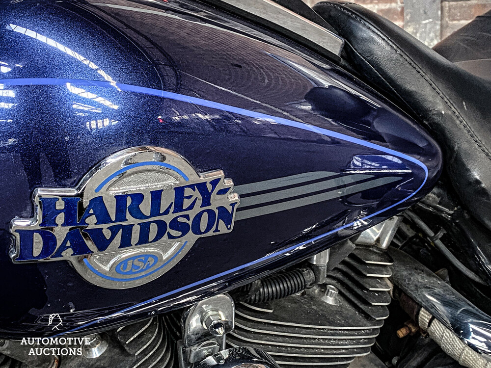 Harley-Davidson FLHT Electra Glide Ultra Classic Motorcycle Cruiser