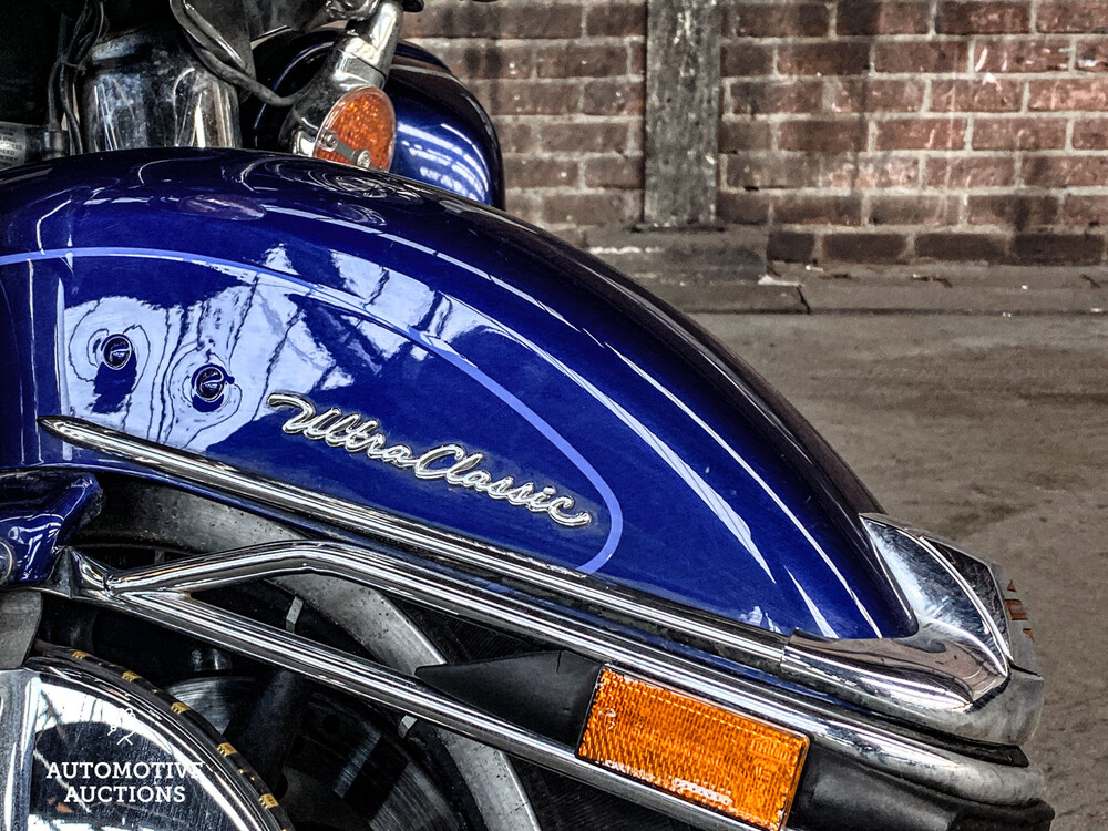 Harley-Davidson FLHT Electra Glide Ultra Classic Motorcycle Cruiser