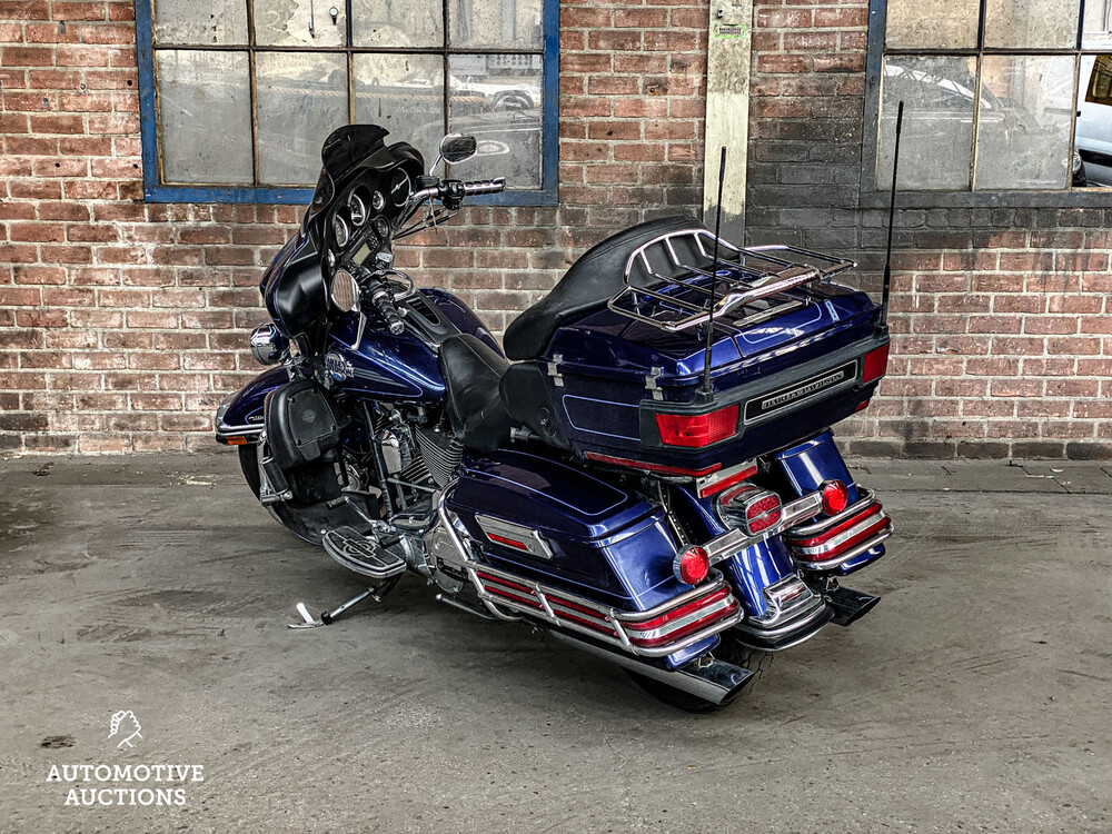 Harley-Davidson FLHT Electra Glide Ultra Classic Motorcycle Cruiser