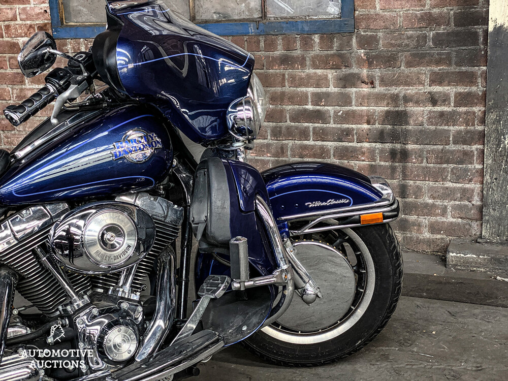 Harley-Davidson FLHT Electra Glide Ultra Classic Motorcycle Cruiser