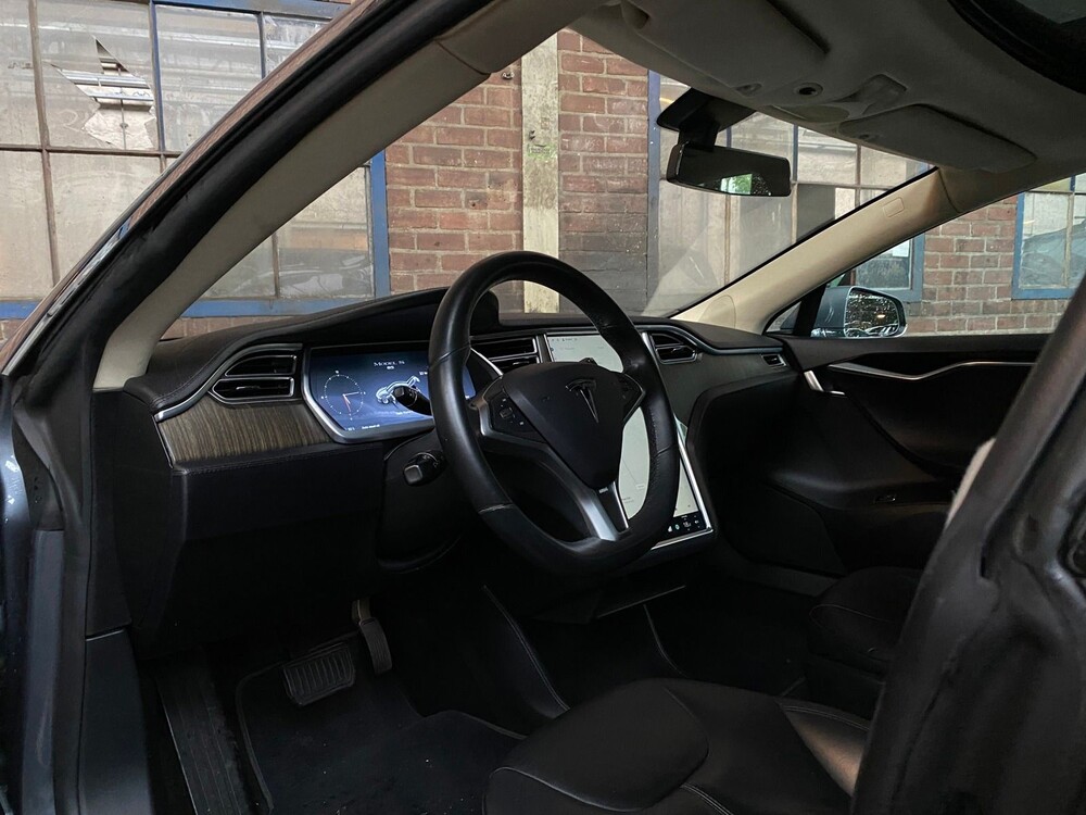 Tesla Model S 85 Base -FREE LIFETIME CHARGING TESLA- 275PS 2013 -Orig, NL-, 4-SPG-64