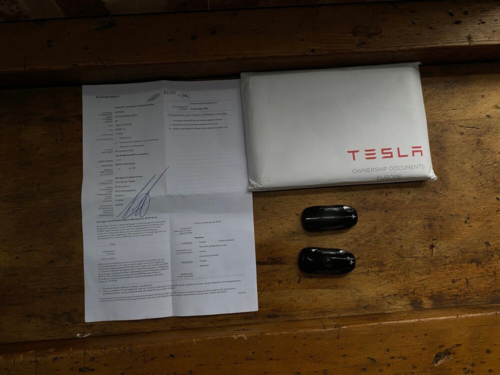 Tesla Model S 85 Base -FREE LIFETIME CHARGING TESLA- 275PS 2013 -Orig, NL-, 4-SPG-64
