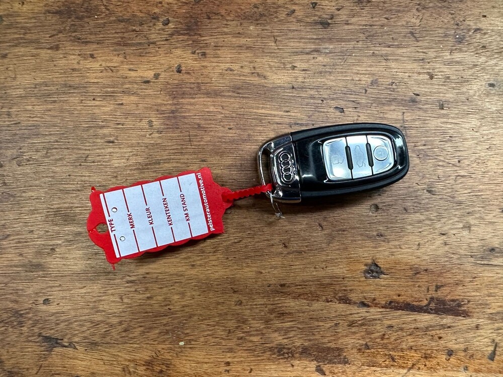 Audi A8 Lang 4.0 TFSI V8 435PS 2013