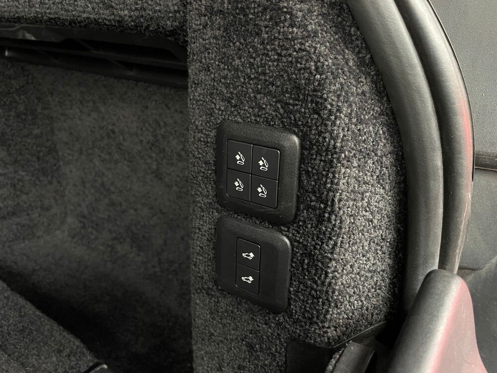 Land Rover Range Rover P400e LWB Vogue 404PS Facelift Plug-in Hybrid 2019 ORG-NL, XJ-426-S