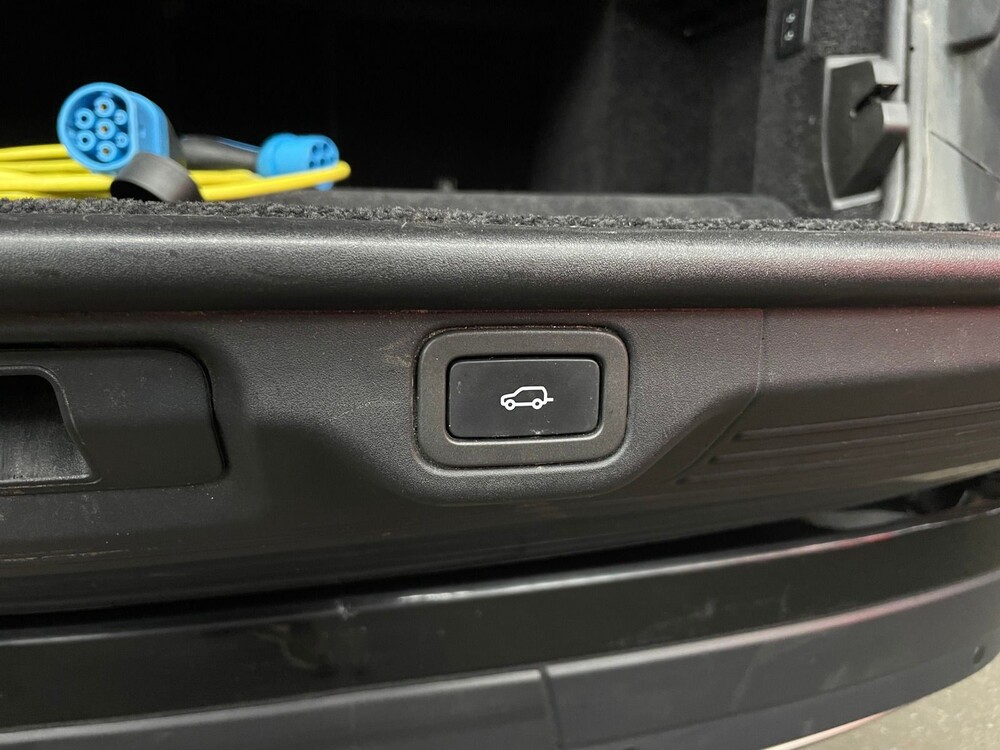 Land Rover Range Rover P400e LWB Vogue 404PS Facelift Plug-in Hybrid 2019 ORG-NL, XJ-426-S