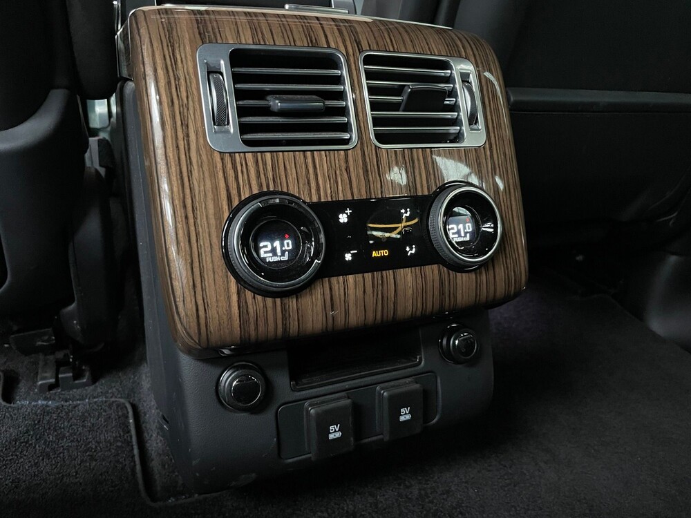 Land Rover Range Rover P400e LWB Vogue 404PS Facelift Plug-in Hybrid 2019 ORG-NL, XJ-426-S