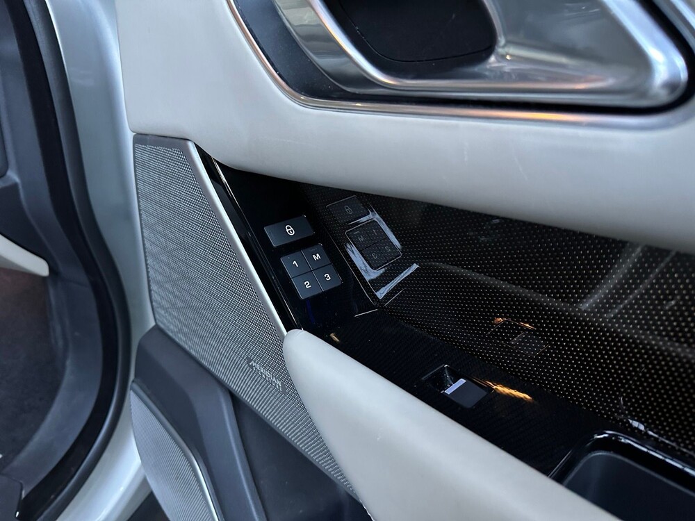 Land Rover Range Rover Velar 3.0 V6 AWD First Edition 300PS 2018, RP-270-X