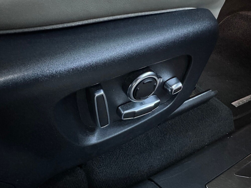 Land Rover Range Rover Velar 3.0 V6 AWD First Edition 300PS 2018, RP-270-X