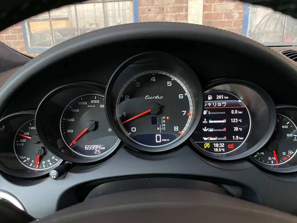 Porsche Cayenne Turbo 4.8 V8 500PS 2012