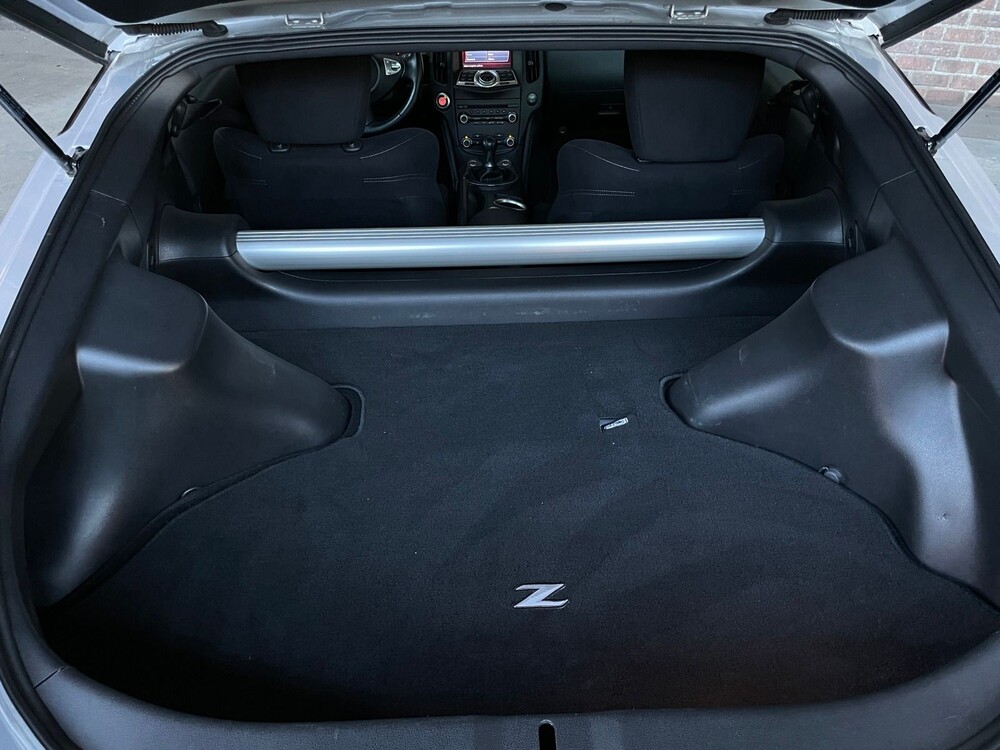 Nissan 370Z 3.7 V6 328PS 2017